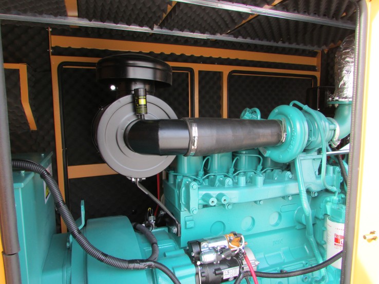 Choisir une alimentation au gaz de 50 kW pour les sites commerciaux en comparant l'alimentation diesel de secours