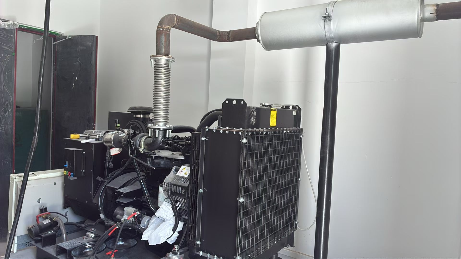 Générateur de gaz de 75 kW par rapport au générateur diesel : comment les installations commerciales devraient comparer les options d'alimentation de secours